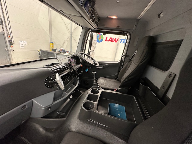 Mercedes Axor 1824 Day Cab Box Van