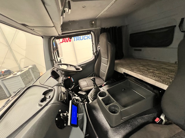 Mercedes Axor 2529 6×2 Rear Lift Sleeper Cab Fridge Box