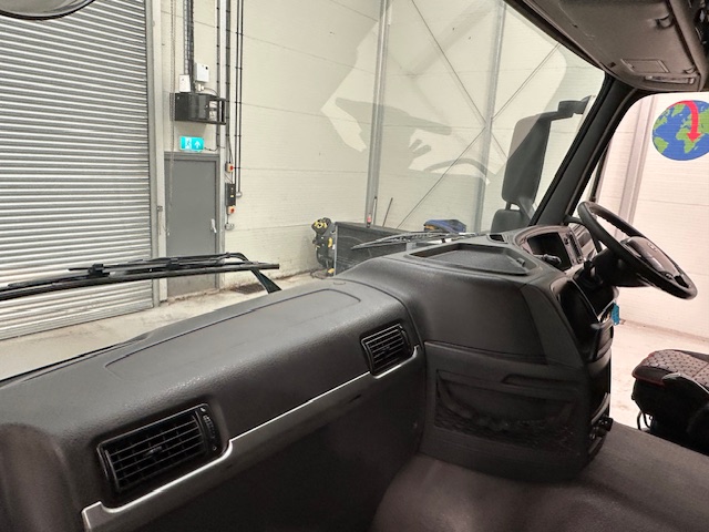Volvo FM 450 6×2 Midlift Tractor Unit