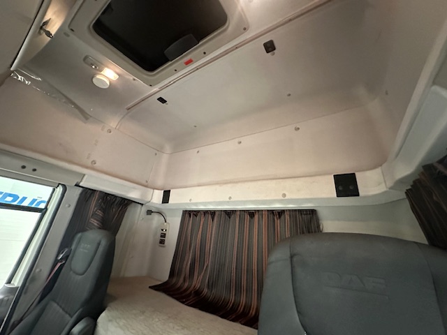 DAF CF 450 6×2 Space Cab Tractor Unit