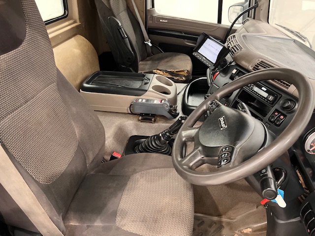 DAF CF85 410 8×4 Day Cab Hookloader Manual