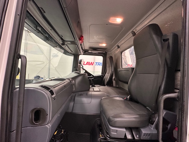 Scania P250 4×2 Day Cab Skip Loader