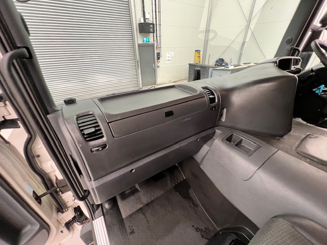 Scania P320 6×2 10 Tyre Sleeper Cab Dropside