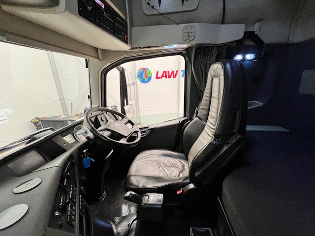 Volvo FH 500 6×2 Midlift Tractor Unit