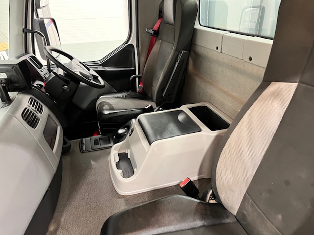 Renault C320 6×2 Day Cab Dropside with Crane