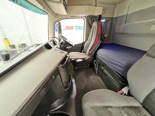 Volvo FH 500 6×2 Sleeper Cab Midlift Tractor Unit