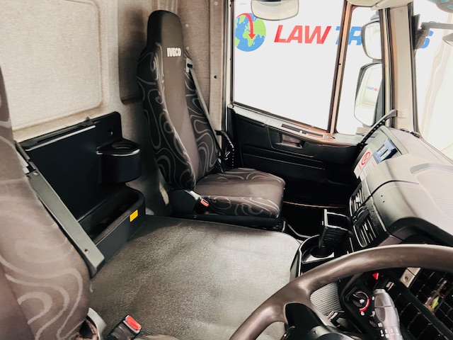 Iveco Stralis 310 AT Euro 6 6×2 Box Van