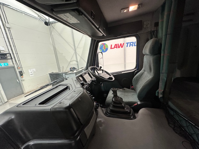 Volvo FM12 340 Rear Lift Sleeper Beavertail