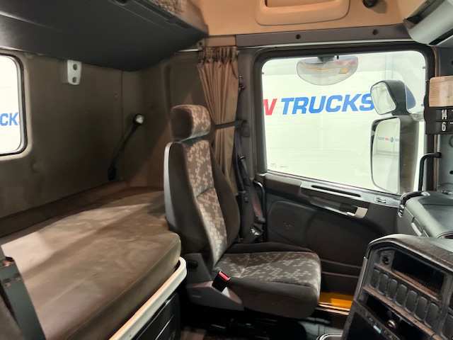 Scania R450 6×2 Rear Lift Tractor Unit PTO