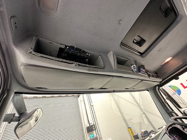 Mercedes Axor 1824 Day Cab Box Van