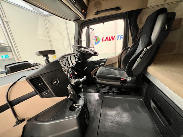 Mercedes Actros 2536 6×2 Sleeper Cab Curtainsider