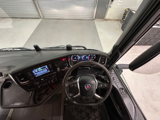 Scania R450 6×2 Midlift Highline Tractor Unit