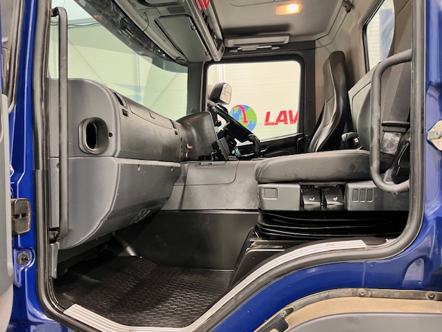 Scania P280 6×2 Rear Lift Dropside Brick Grab