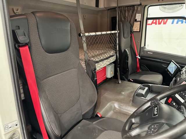 DAF CF 440 6×2 Sleeper Cab Dropside Drawbar Spec