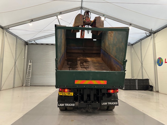 DAF LF55 220 4×2 Steel Tipper Grab Manual