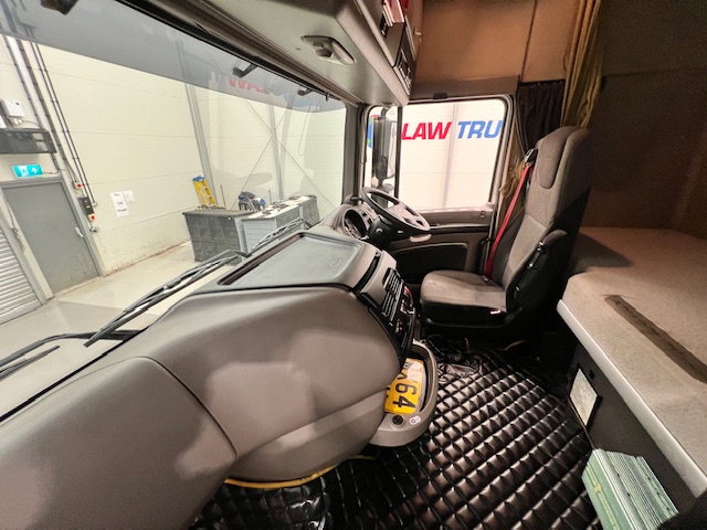 DAF XF105 460 6×2 Space Cab Tractor Unit
