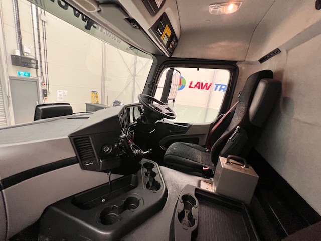 Mercedes Actros 2532 6×2 Rear Lift Day Cab Fridge Box