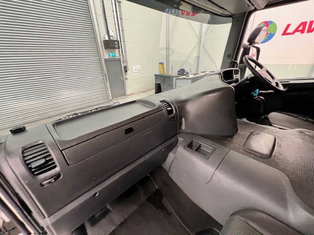 Scania P320 6×2 10 Tyre Sleeper Cab Dropside