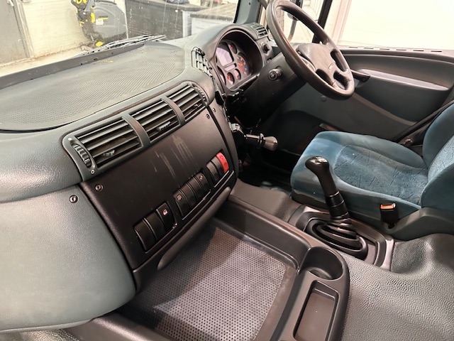 DAF CF65 220 Sleeper Cab Curtainsider Manual