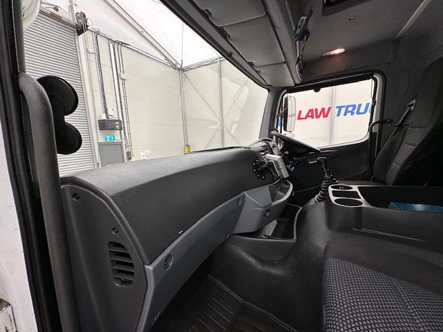 Mercedes Axor 1824 Day Cab Box Van