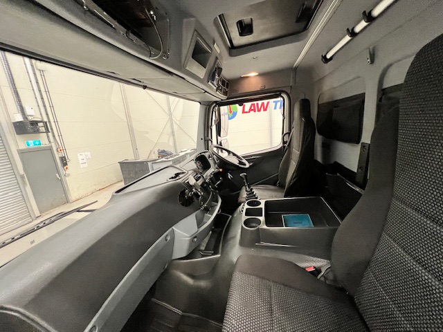 Mercedes Axor 1824 Day Cab Fridge Box