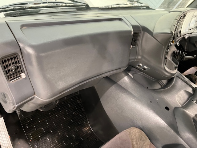 Scania 114 340 6×2 Sleeper Cab Beavertail