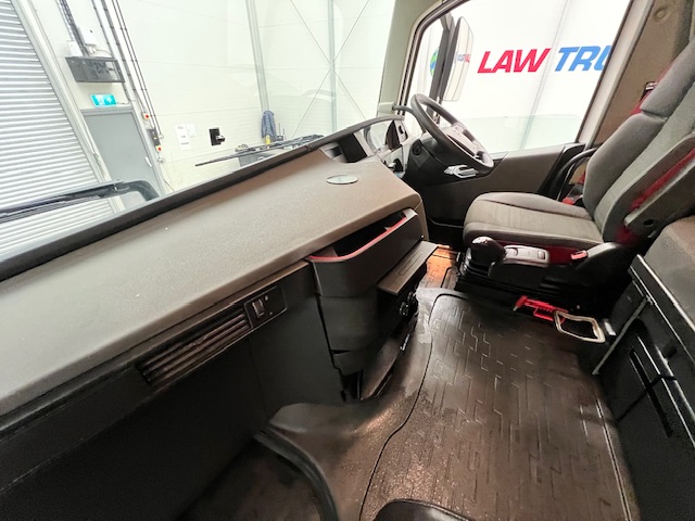 Volvo FH 460 6×2 Midlift Tractor Unit
