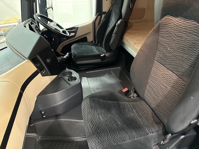 Mercedes Actros 1830 Sleeper Cab Box Van