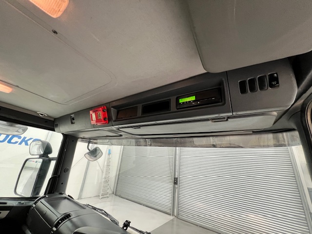 Scania P400 8×4 Day Cab Chassis