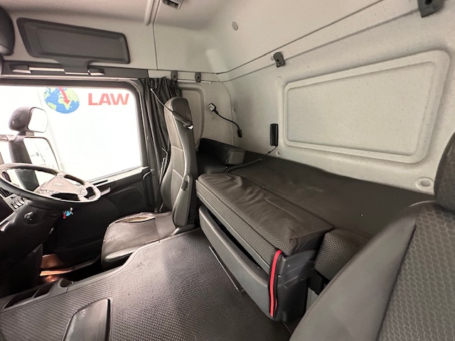 Scania P250 4×2 Sleeper Cab Box Van