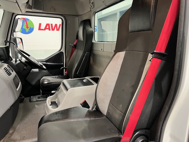 Renault C320 6×2 Day Cab Dropside with Crane