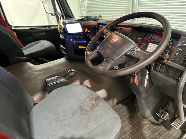 Volvo FM 450 Dropside Brick Grab Drawbar