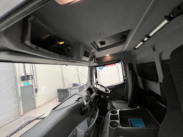 Mercedes Axor 1824 Day Cab Fridge Box
