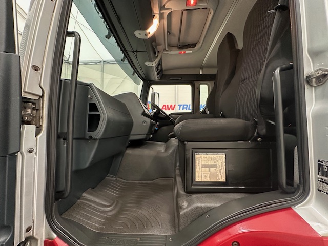 MAN TGL 12.220 Crew Cab Tilt and Slide
