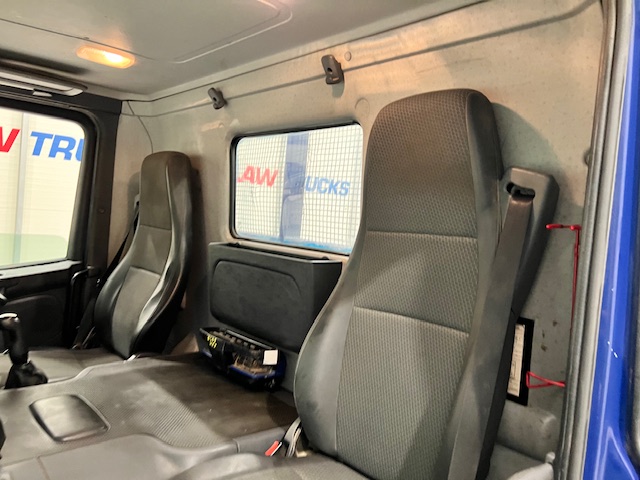 Scania P280 6×2 Rear Lift Dropside Brick Grab