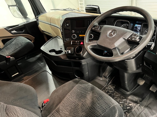 Mercedes Actros 2545 6×2 Midlift Tractor Unit