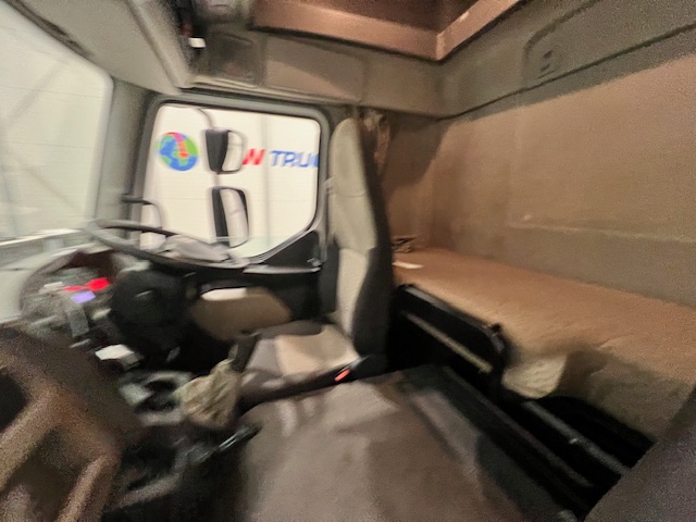 Renault Midlum 190 Sleeper Cab Box Van