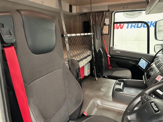 DAF CF 440 6×2 Sleeper Cab Dropside Drawbar Spec