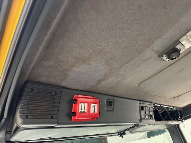 Scania 114 340 6×2 Rear Lift Day Cab Beavertail