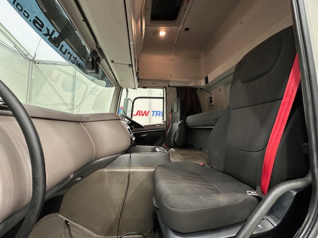 DAF CF 260 Sleeper Cab Curtainsider