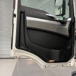 MAN TGM 18.250 4×2 Sleeper Cab Curtainsider - thumbnail