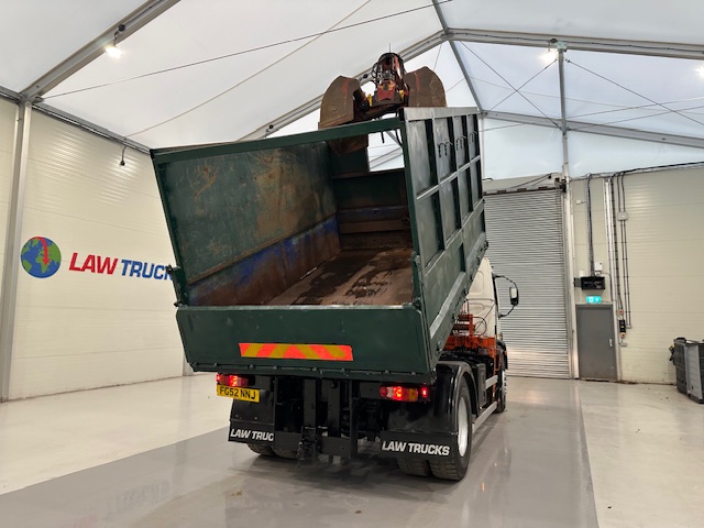 DAF LF55 220 4×2 Steel Tipper Grab Manual