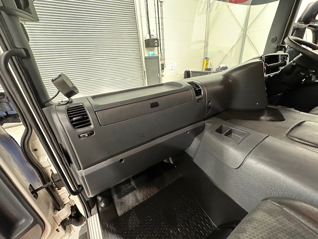 Scania P250 4×2 Sleeper Cab Fridge Box