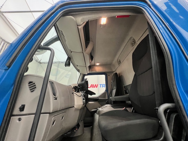 DAF LF 180 Day Cab Dropside with Tail Lift