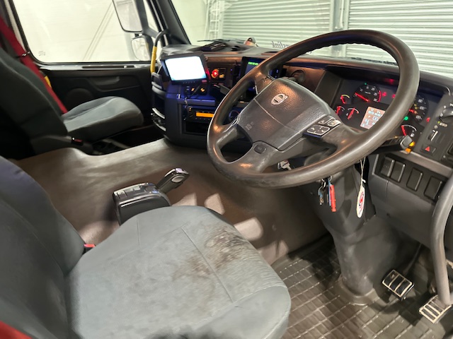 Volvo FM 450 Dropside Brick Grab Drawbar