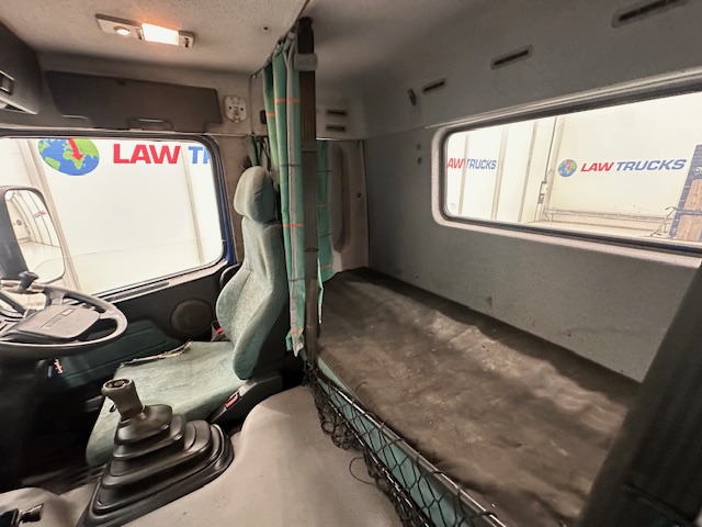 Volvo FM12 340 Rear Lift Sleeper Beavertail