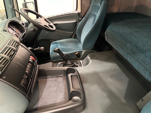 DAF CF65 220 Sleeper Cab Curtainsider Manual