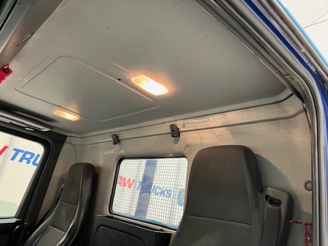Scania P280 6×2 Rear Lift Dropside Brick Grab