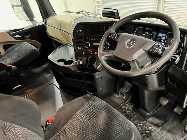 Mercedes Actros 2545 6×2 Midlift Tractor Unit