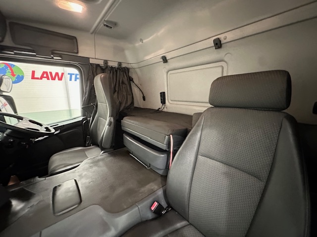 Scania P250 4×2 Sleeper Cab Fridge Box